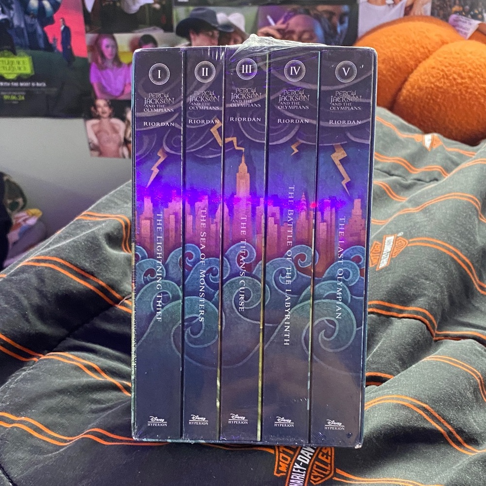 Percy Jackson Book Set - packaging is still on, besides some tiny holes - Picture 2 of 7